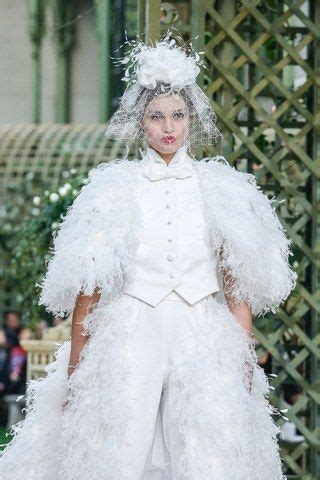 wedding dress chanel spring 2018